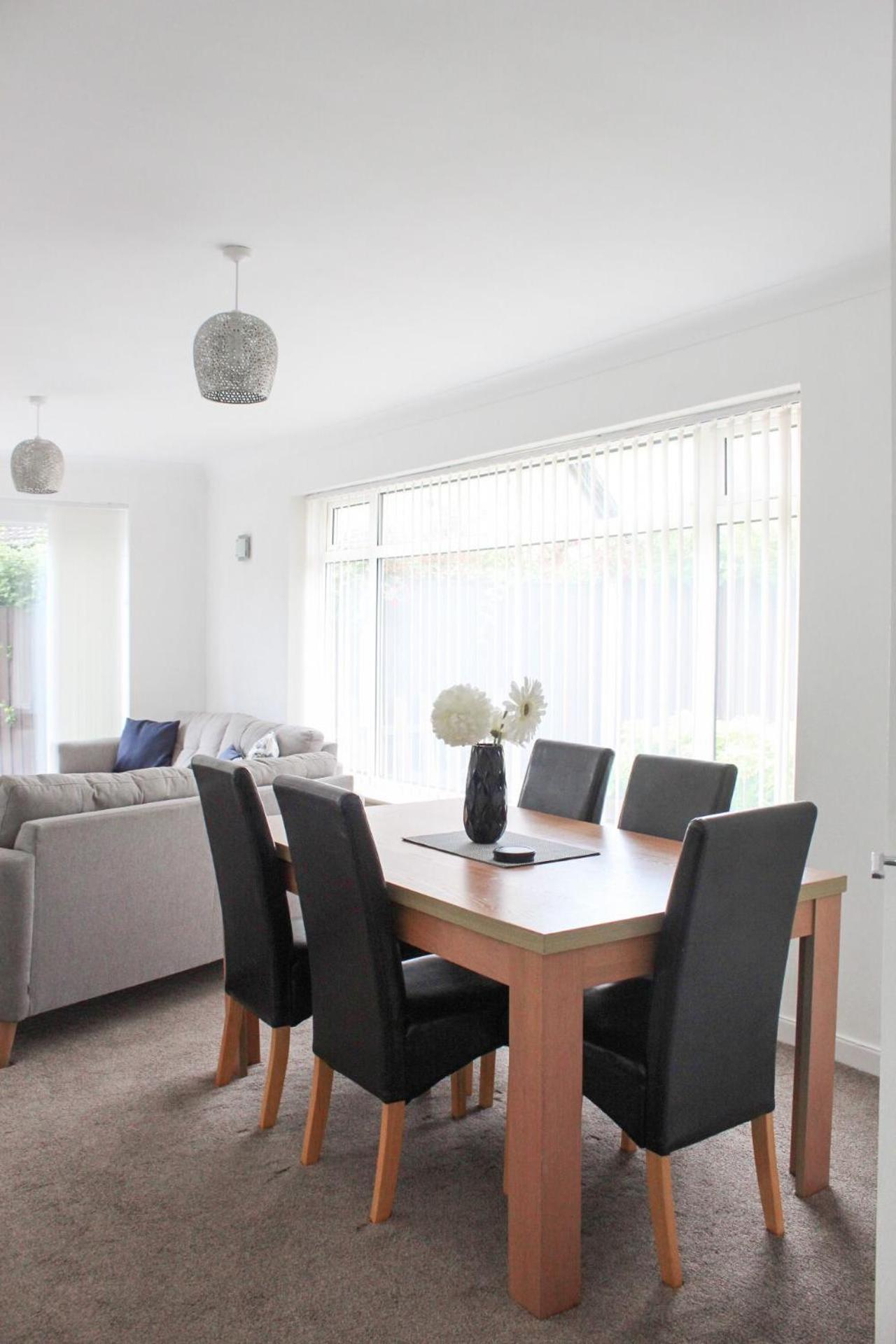 프레스타틴 Lovely Bungalow Close To Beach 빌라 외부 사진